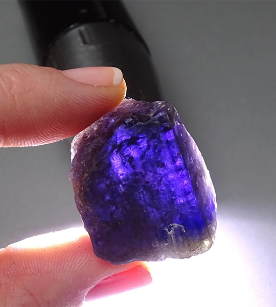 Tanzanite stone